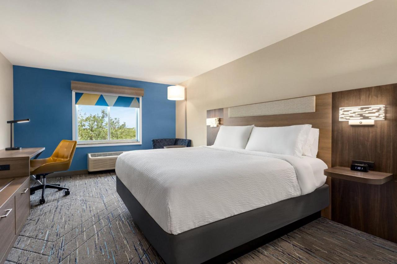Holiday Inn Express Hotel & Suites Fort Pierce West By Ihg Exterior foto