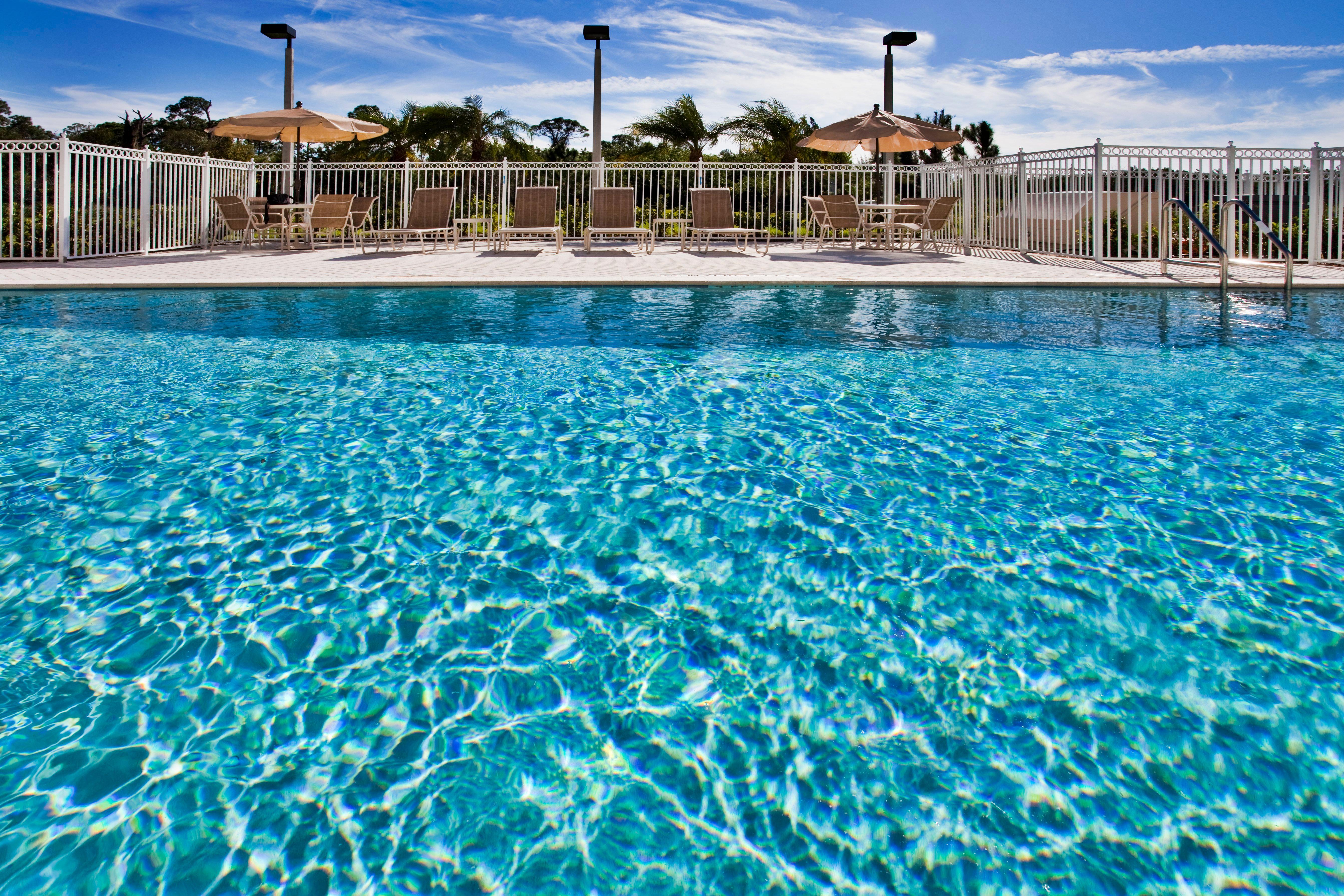 Holiday Inn Express Hotel & Suites Fort Pierce West By Ihg Exterior foto