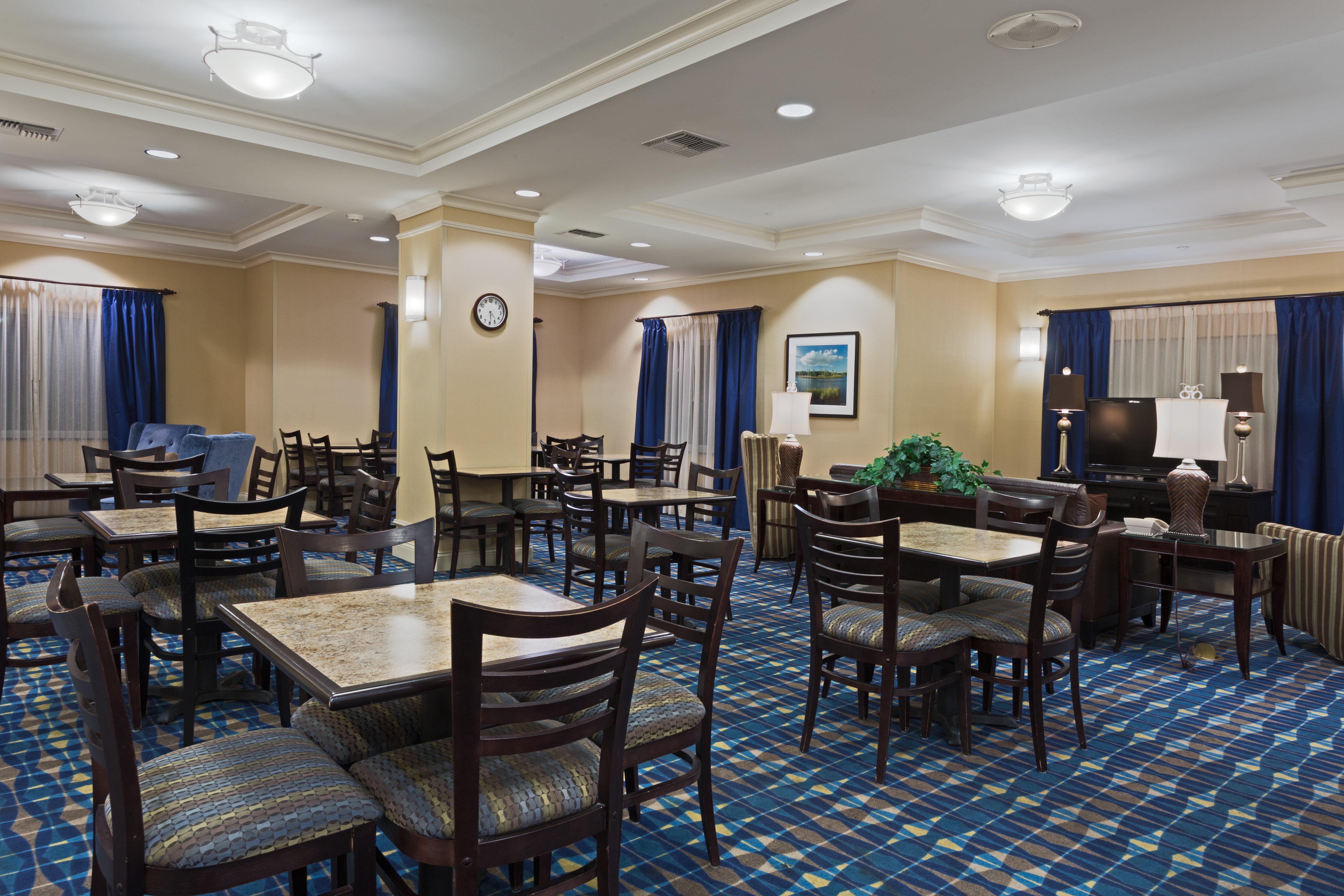 Holiday Inn Express Hotel & Suites Fort Pierce West By Ihg Exterior foto