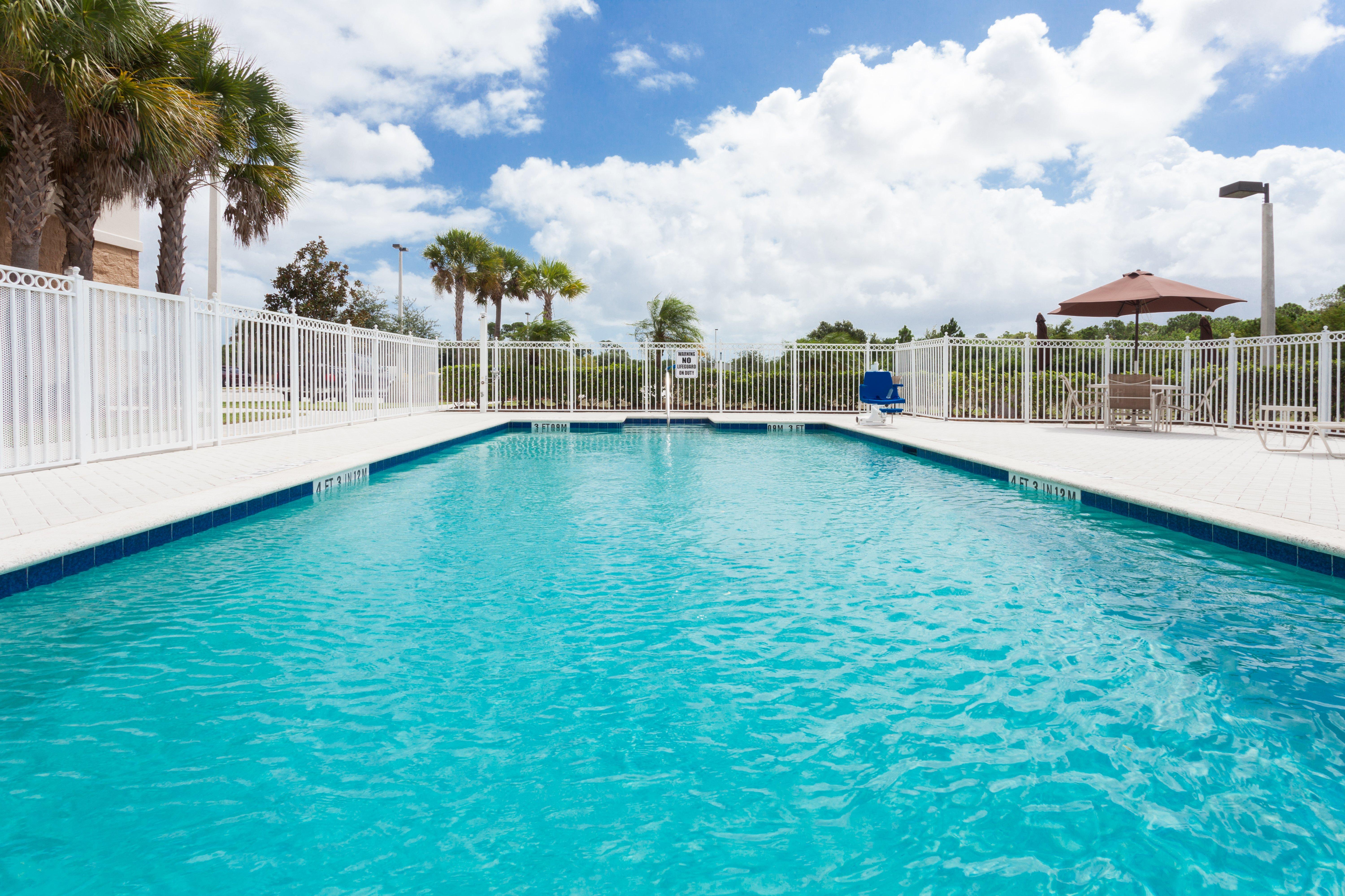 Holiday Inn Express Hotel & Suites Fort Pierce West By Ihg Exterior foto
